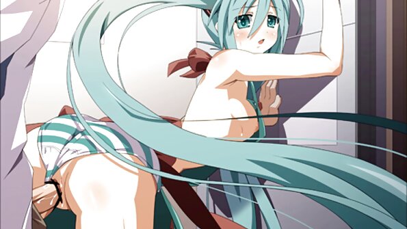 പിഗ്‌ടെയ്‌ലുകളുള്ള ഒരു കൗമാരപ്രായക്കാരിയുടെ വായിൽ നന്നായി ഞെരുങ്ങുന്നു