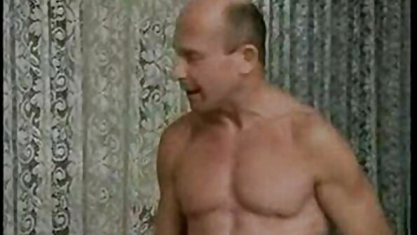 സുന്ദരിയായ സുന്ദരിയുടെ ലൈംഗിക സുഖത്തിന്റെ താക്കോലാണ് ബിഗ് ഹാർഡ് കോക്ക്