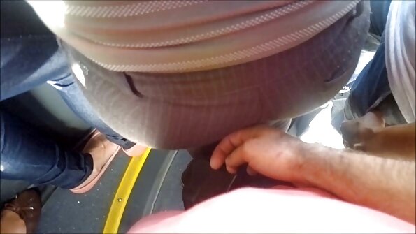 നല്ല മാംസളമായ കുണ്ണയുള്ള ഒരു സുന്ദരിയെ നന്നായി ചതിക്കുന്നു