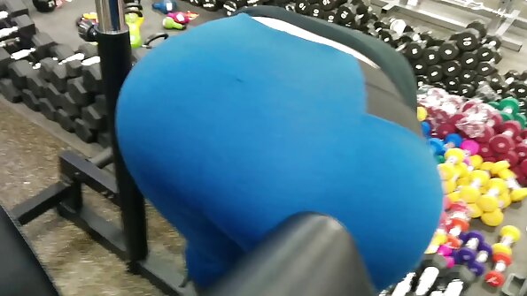 തീവ്രമായ ആക്ഷൻ ചെയ്യാൻ ഇഷ്ടപ്പെടുന്ന ഒരു സ്ലട്ട് ഒരു ഗാംഗ്ബാംഗിലാണ്