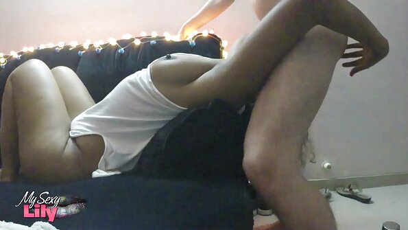 ബ്രൂണറ്റ് പോൺ ചിക്ക് ചാനൽ പ്രെസ്റ്റൺ ഒരു സൂപ്പർ ഹോട്ട് ഫുട്‌ജോബ് നൽകുന്നു