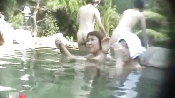 ക്രൂരമായ മൊട്ടത്തലയൻ അലക്സാ ഗ്രേസ് എന്ന ആകർഷകമായ യുവതിയെ സ്വന്തമാക്കി