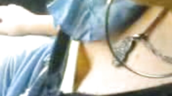 സുന്ദരിയായ പോൺ മോഡലിന് മനോഹരമായ സ്ഥലം അതിശയകരമാണ്