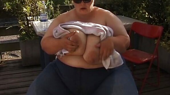 ചിക്കും അവളുടെ ബിഎഫും അച്ഛന്റെ വീട്ടിൽ സെക്‌സിനിടെ നിശബ്ദത പാലിക്കാൻ ശ്രമിക്കുന്നു